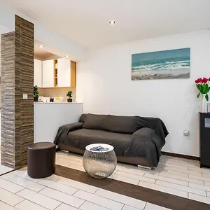  Apartment Studio La Luna